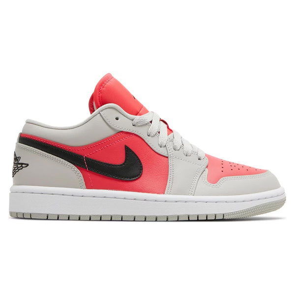 AIR JORDAN 1 LOW ‘LIGHT IRON ORE SIREN RED’ (W)