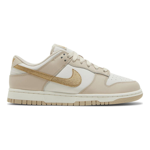 Nike Dunk Low ‘Gold Swoosh’ (W)