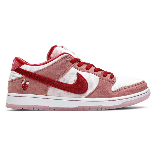 NIKE STRANGELOVE X DUNK LOW SB ‘VALENTINE’S DAY’